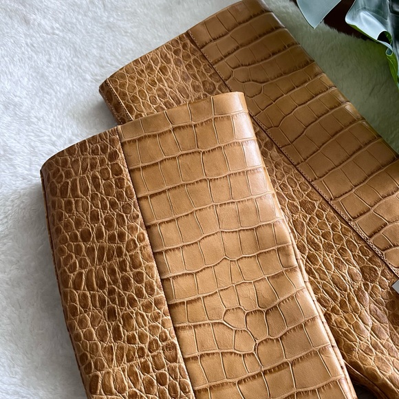 Like new! Vince Camuto •Fendels Boots• - Picture 8 of 10